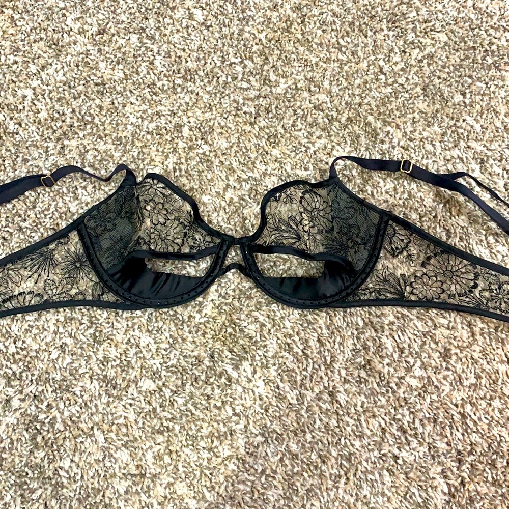 NWOT Victoria’s Secret Unlined Bra